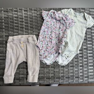 Newborn baby clothes bundle